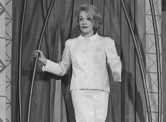 The Two Lives of Marlene Dietrich: Manufacturing an Icon, Forging a Hero